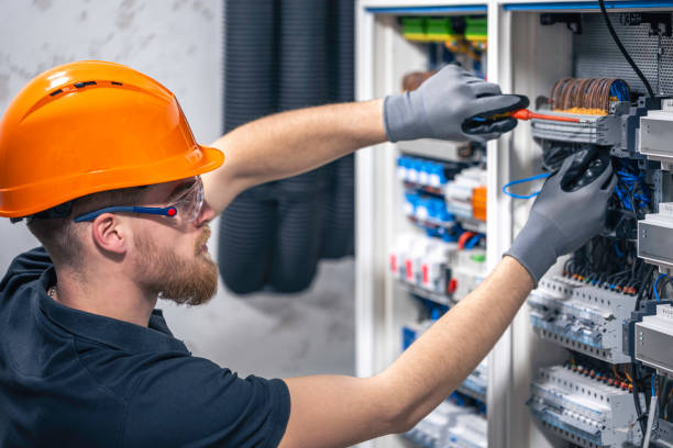 Best Emergency Electrical Repair  in Greenville, MS